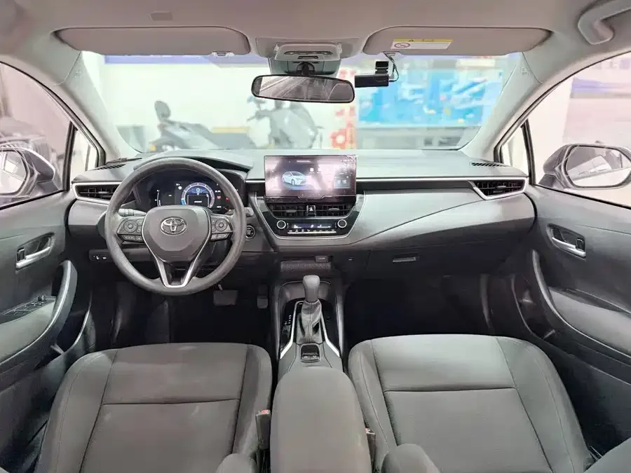 Toyota Levin 2023 Levin TNGA 1.5L CVT Leading Edition 2024 — миниатюра 2