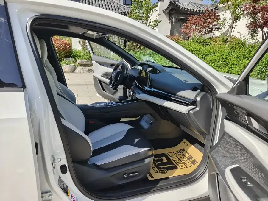 Changan UNI-V Smart Electric iDD Changan UNI-V iDD 2024 Blue Whale iDD 136km Premium Edition 2025 — миниатюра 5
