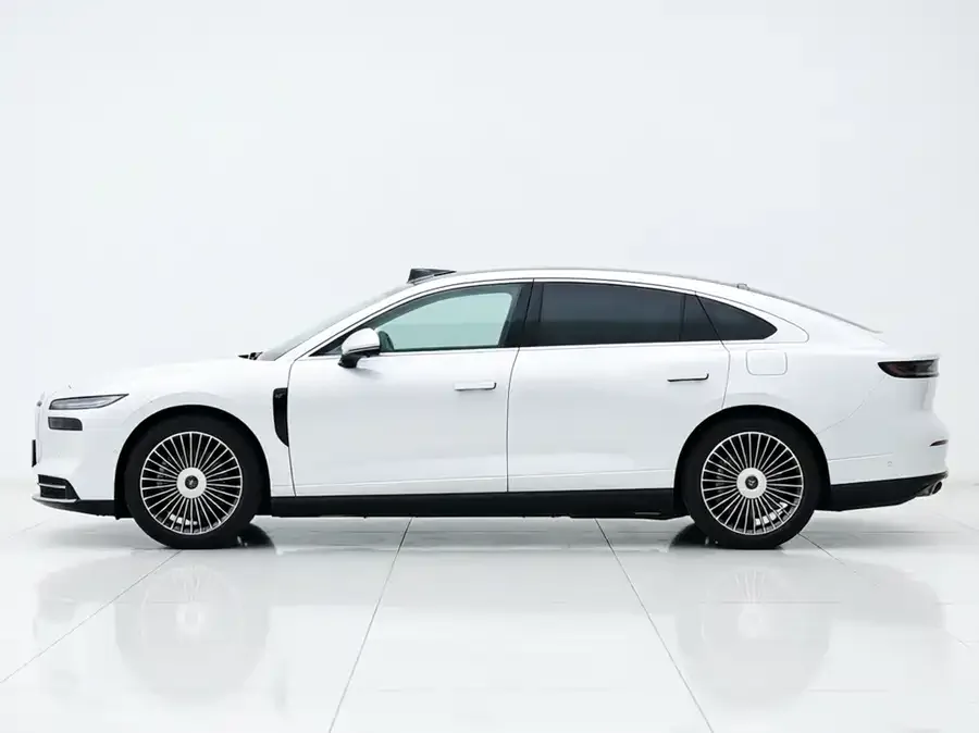 Voyah Chasing Light L Voyah Chasing Light L 2026 AWD Ultra 2025 — миниатюра 3