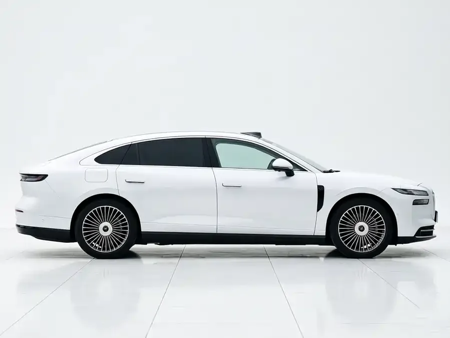 Voyah Chasing Light L Voyah Chasing Light L 2026 AWD Ultra 2025 — миниатюра 4