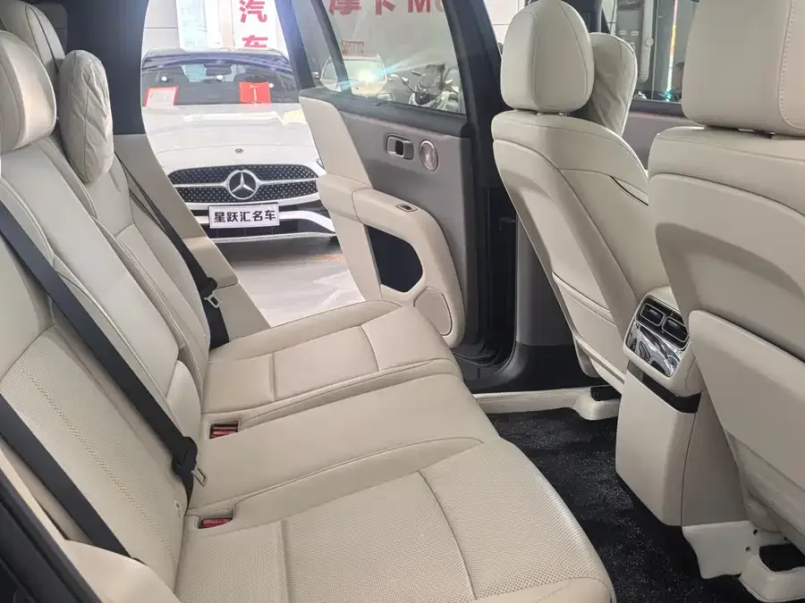 Li Auto i6 Ideal i6 2025 two-wheel drive standard version 2026 — миниатюра 4