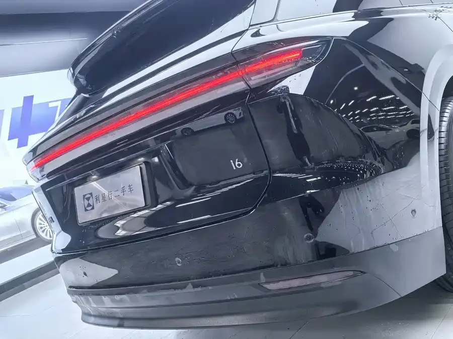 Li Auto i6 Li Auto i6 2025 AWD Standard Edition 2025 — миниатюра 3