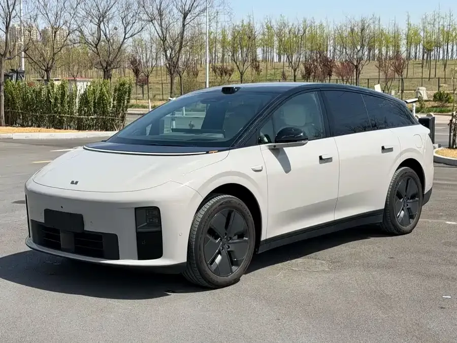 Li Auto i6 2025