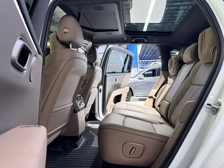 Li Auto i6 Ideal i6 2025 two-wheel drive standard version 2025 — миниатюра 3