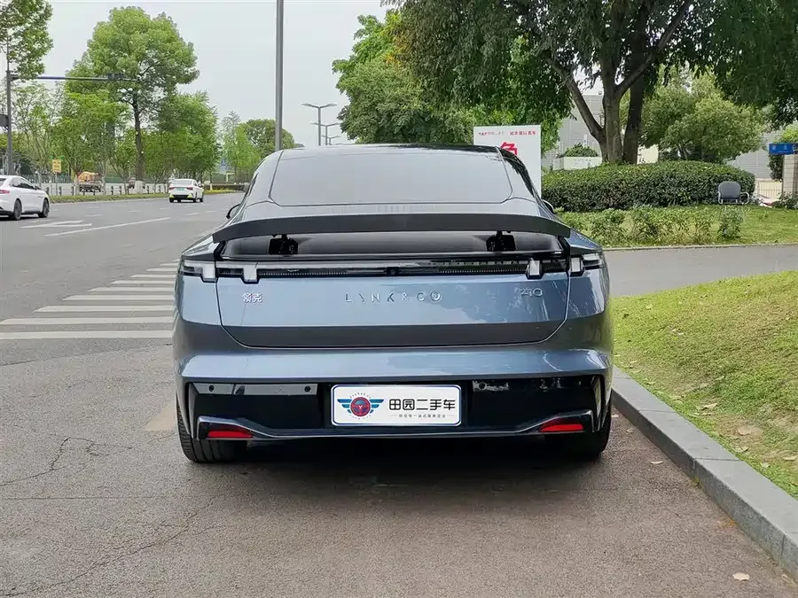 Lynk & Co Z10 Lynk & Co Z10 2024 95kWh 702km 4WD Intelligent Driving Ultra 2026 — миниатюра 2