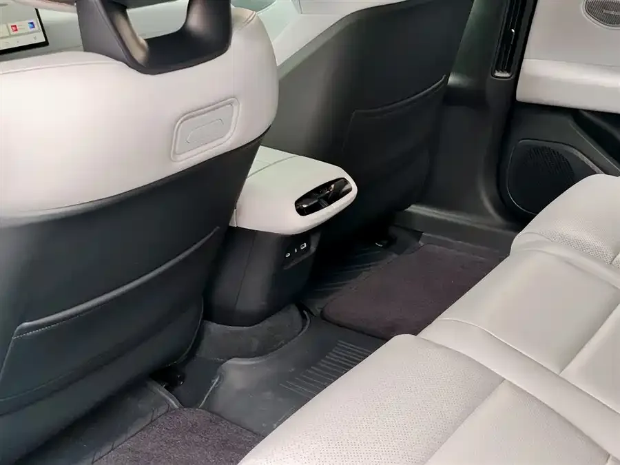 Lynk & Co Z10 Lynk & Co Z10 2024 95kWh 702km 4WD Intelligent Driving Ultra 2026 — миниатюра 3