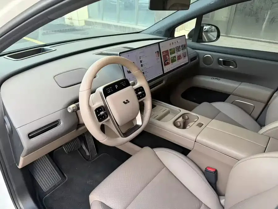 Li Auto i6 Ideal i6 2025 two-wheel drive standard version 2025 — миниатюра 3