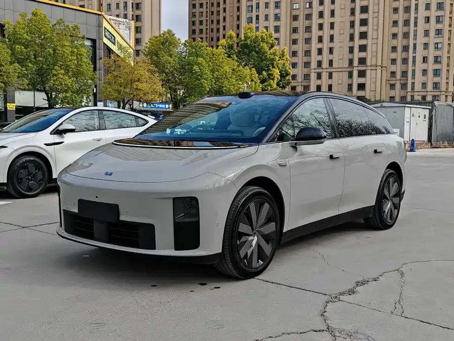 Li Auto i6 2025