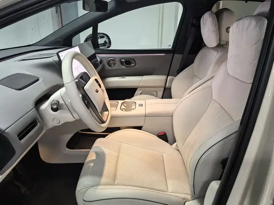 Li Auto i6 Li Auto i6 2025 AWD Standard Edition 2025 — миниатюра 2