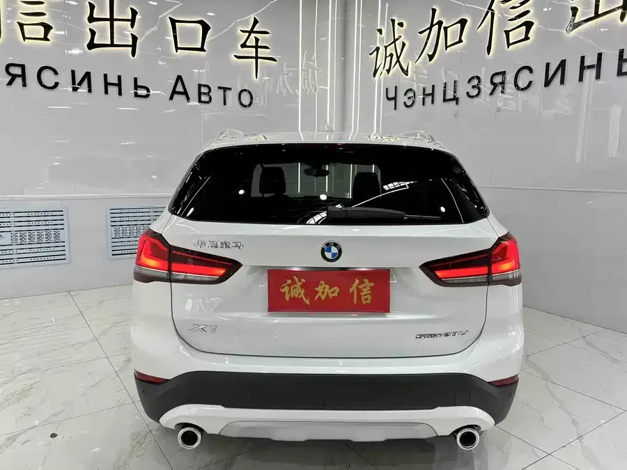 BMW X1 2022 sDrive20Li Fashion Edition 2023 — миниатюра 2