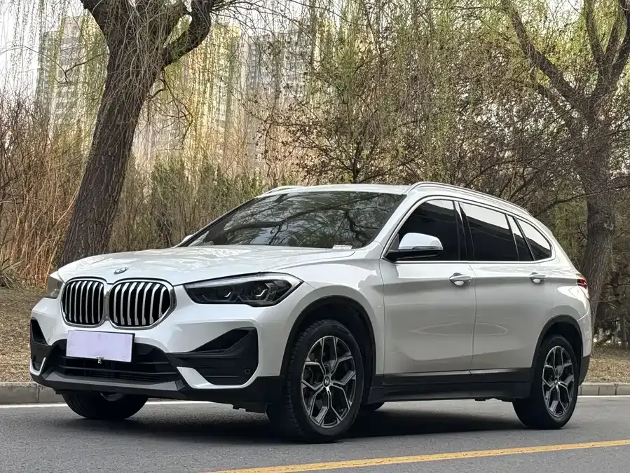 BMW X1 2022 sDrive25Li Leading Edition 2022 — фото 1, купить с доставкой в Москву
