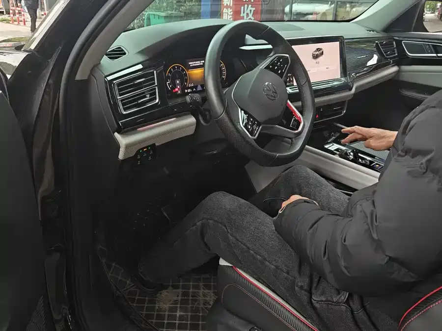 Volkswagen Teramont 2023 Touron 380TSI 4WD Luxury Edition 2023 — миниатюра 2