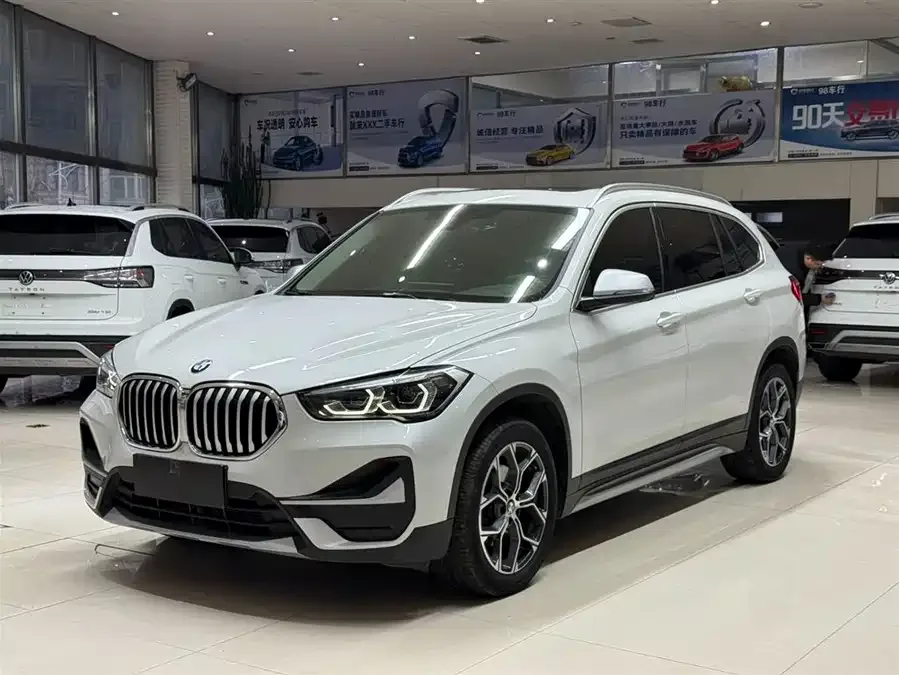 BMW X1 2022 sDrive20Li Fashion Edition 2022 — фото 1, купить с доставкой в Москву