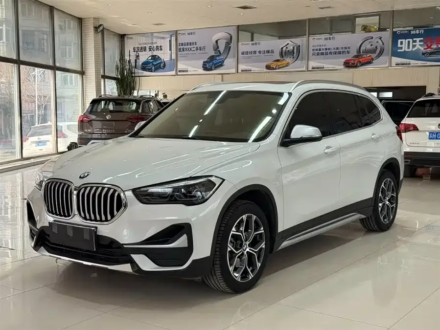 BMW X1 2022 sDrive20Li Fashion Edition 2022 — фото 1, купить с доставкой в Москву