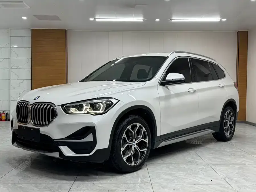BMW X1 2022 sDrive20Li Exclusive Model 2022 — фото 1, купить с доставкой в Москву