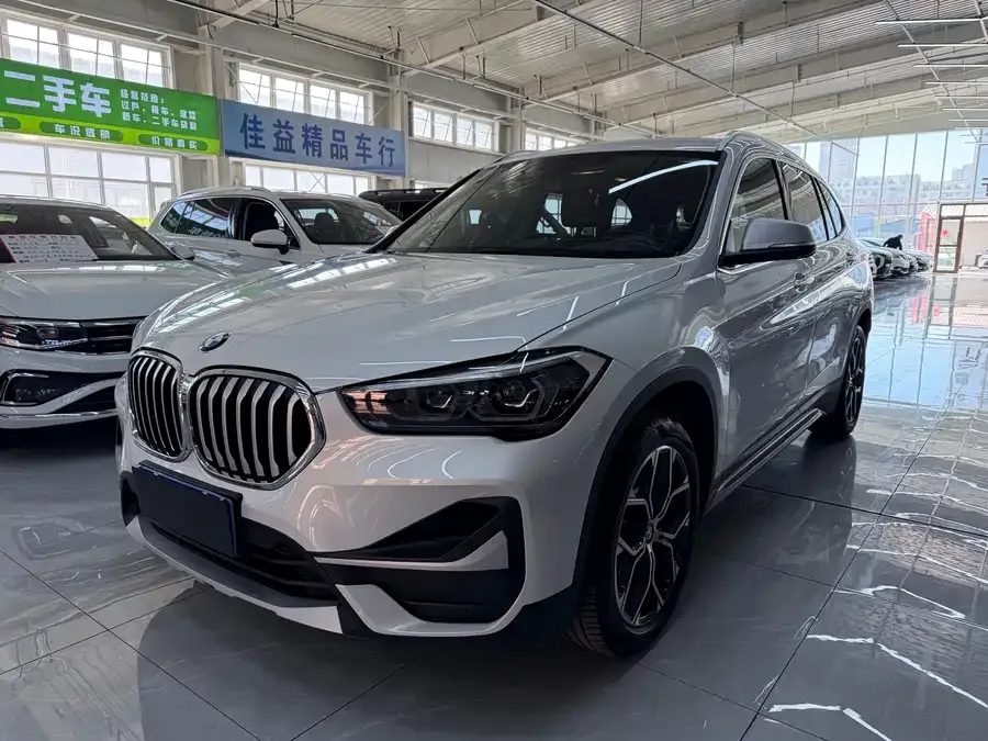 BMW X1 2022 sDrive20Li Fashion Edition 2022 — фото 1, купить с доставкой в Москву