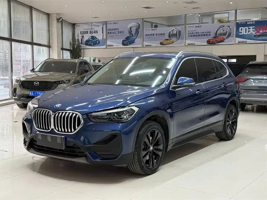 BMW X1 2021 sDrive20Li Fashion Edition 2022 — фото 1, купить с доставкой в Москву