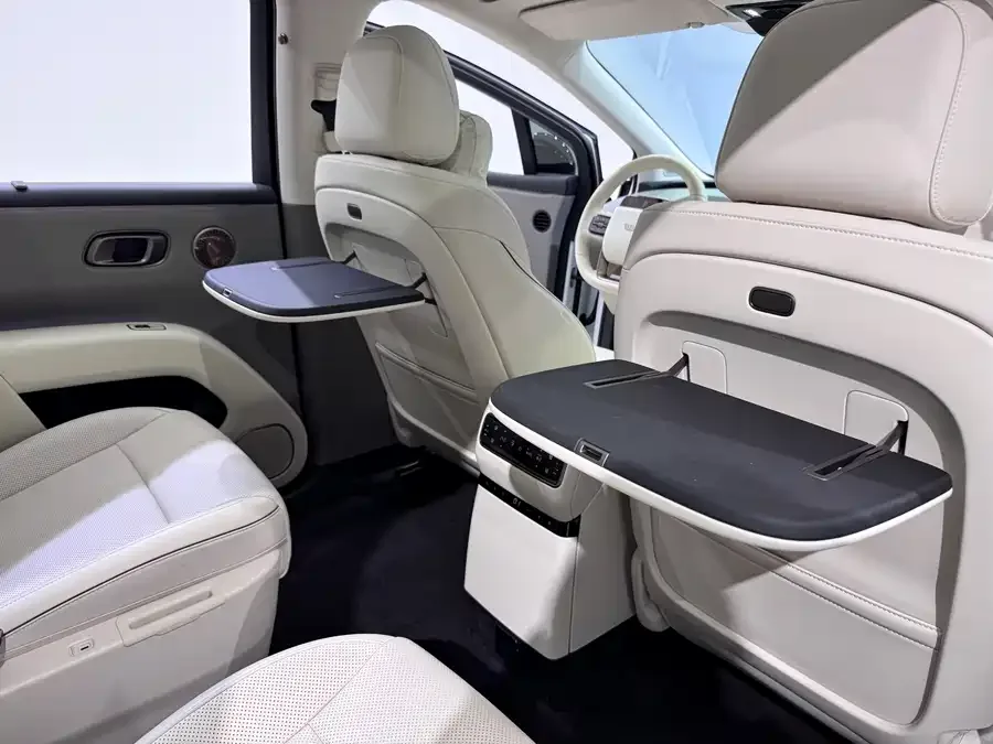 Li Ideal i8 Ideal i8 2025 Standard Edition 2026 — миниатюра 4
