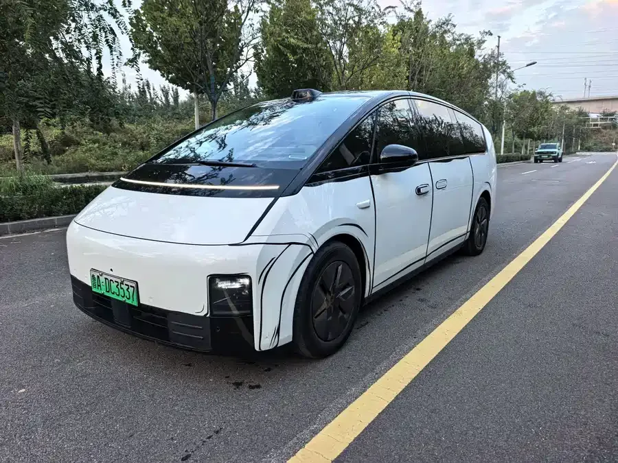 Li Xiang MEGA 2025