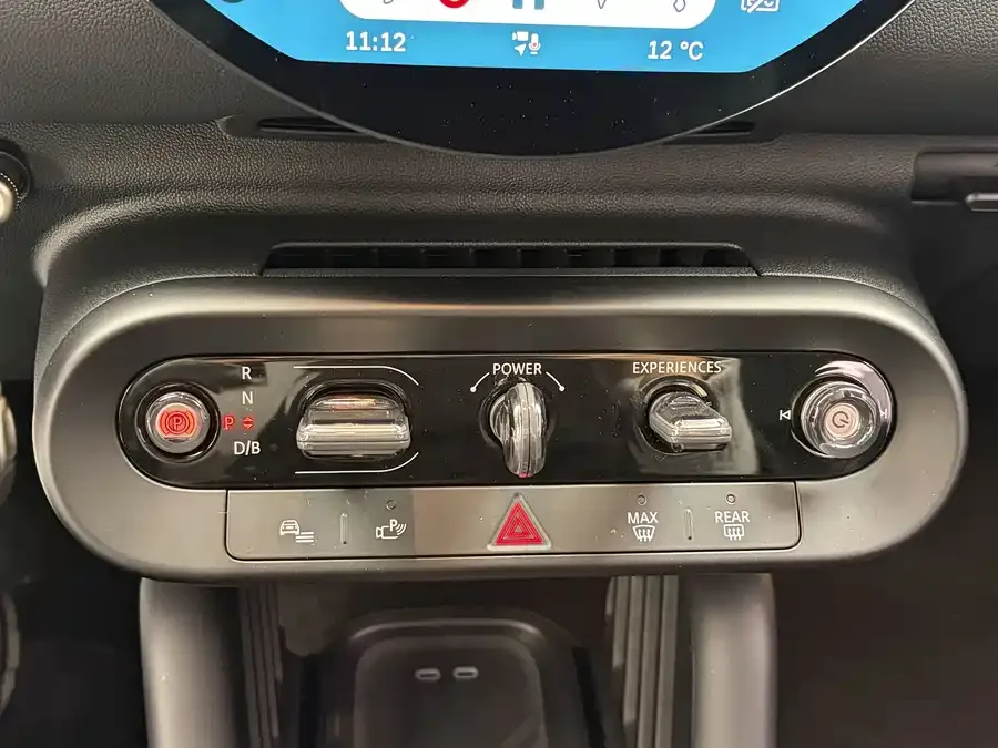 MINI electric COOPER Electric MINI COOPER 2024 456km COOPER E Classic 2024 — миниатюра 4