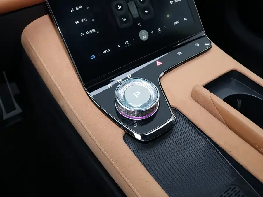 Voyah Lantu light chasing VOYAH 2024 PHEV 4WD Ultra-Long-Range Flagship Edition 2025 — миниатюра 4