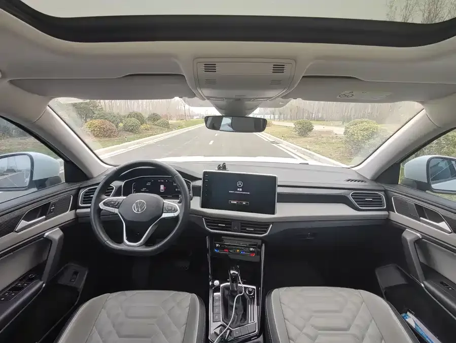 Volkswagen Tayron Tanyue 2023 330TSI 2WD Luxury Plus Advanced Edition 2023 — миниатюра 3