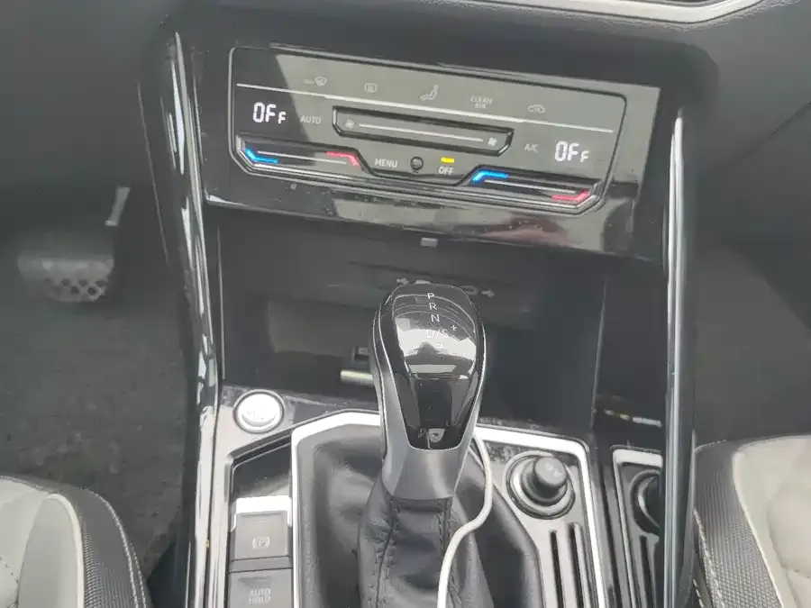 Volkswagen Tayron Tanyue 2023 330TSI 2WD Luxury Plus Advanced Edition 2023 — миниатюра 4