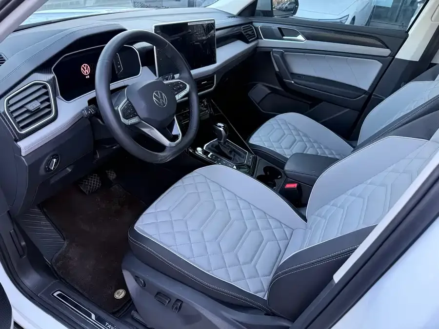 Volkswagen Tayron Tanyue 2024 300TSI 2WD Luxury Plus Advanced Edition 2024 — миниатюра 4