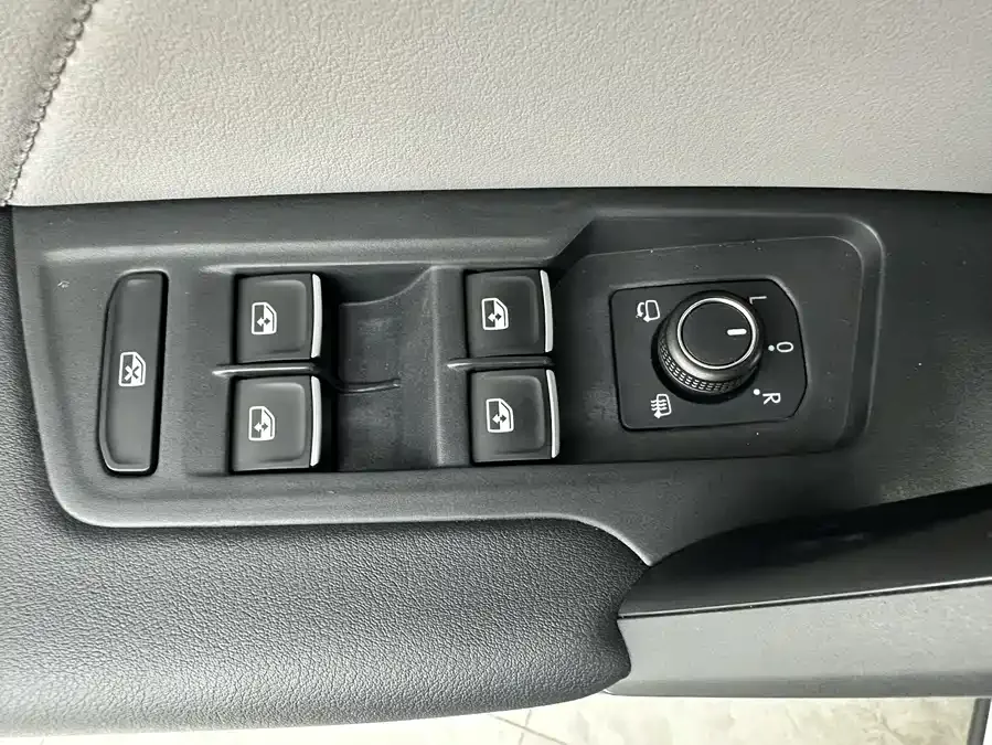 Volkswagen Tayron Tanyue 2023 280TSI 2WD Luxury Plus Advanced Edition 2022 — миниатюра 5
