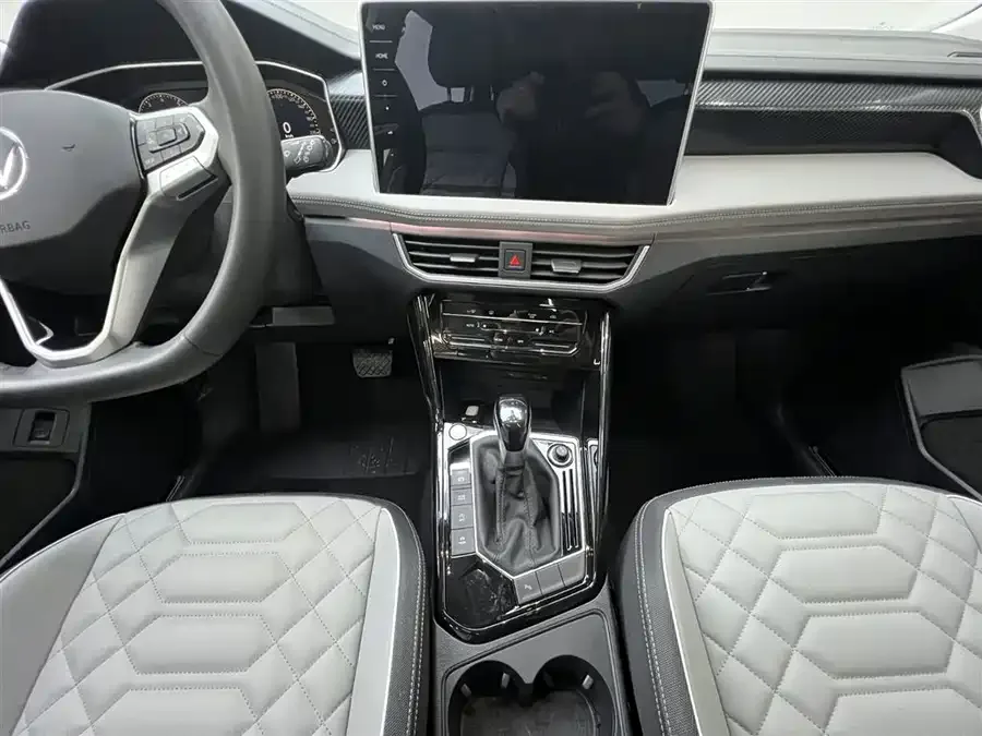 Volkswagen Tayron Tanyue 2023 280TSI 2WD Luxury Plus Advanced Edition 2022 — миниатюра 3