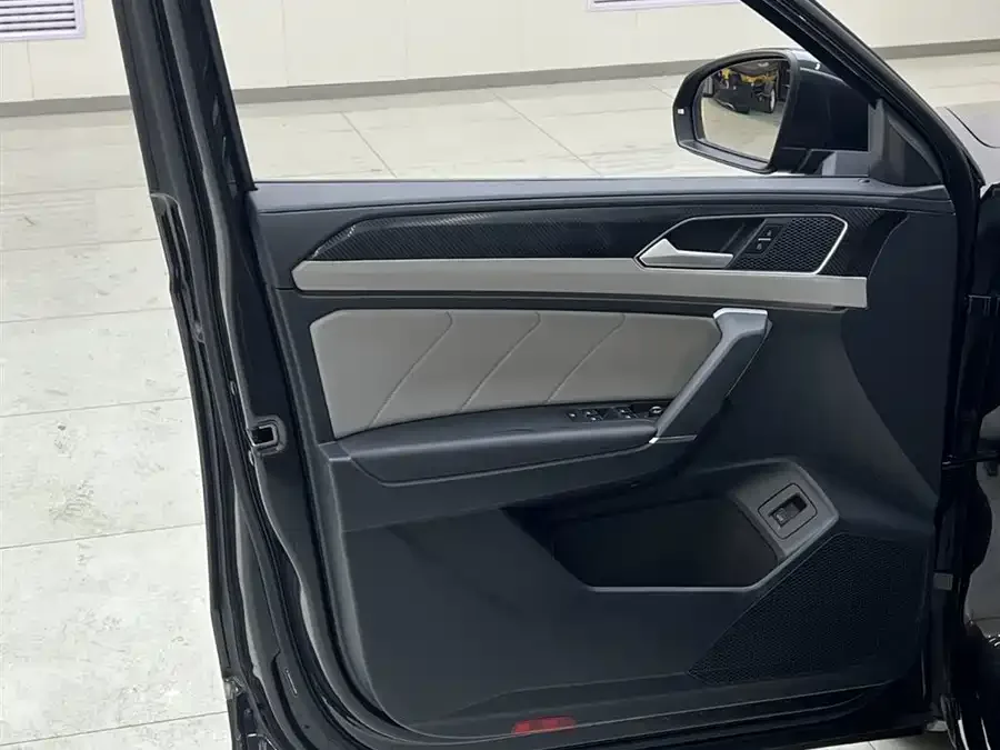 Volkswagen Tayron Tanyue 2023 280TSI 2WD Luxury Plus Advanced Edition 2022 — миниатюра 4