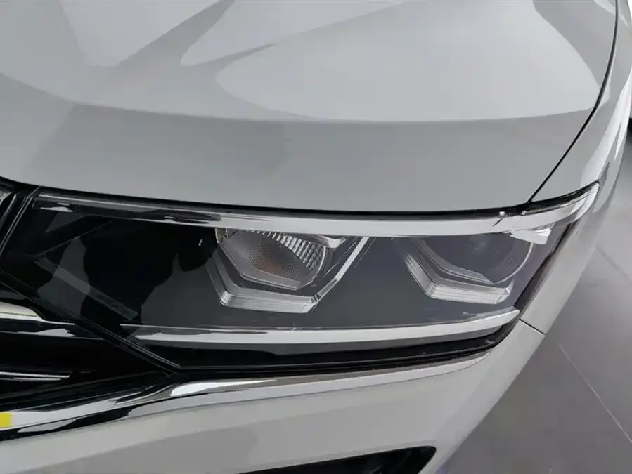 Volkswagen Tayron Tanyue 2021 330TSI 2WD Luxury Smart Edition 2022 — миниатюра 2