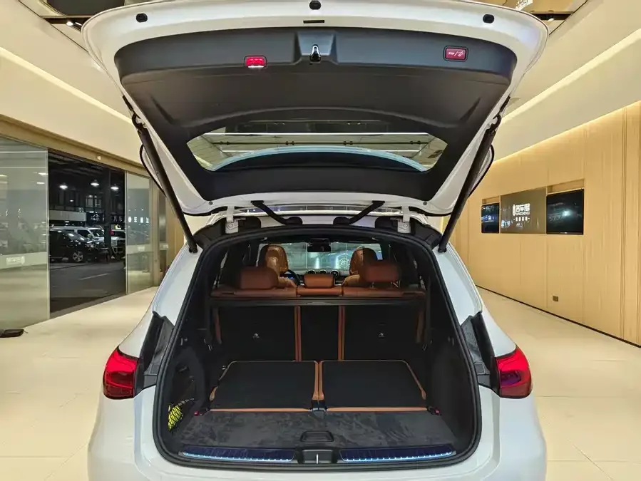 Mercedes-Benz GLC-Class Mercedes-Benz GLC 2024 GLC 260 L 4MATIC Dynamic 7-seater 2024 — миниатюра 5