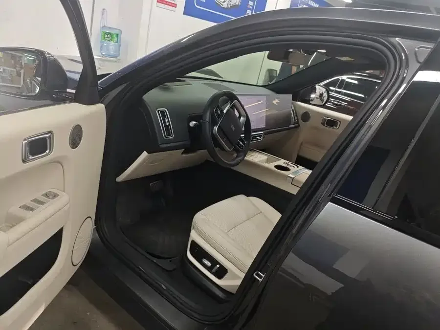 Li Xiang L7 Ideal L7 2023 Pro 2023 — миниатюра 2