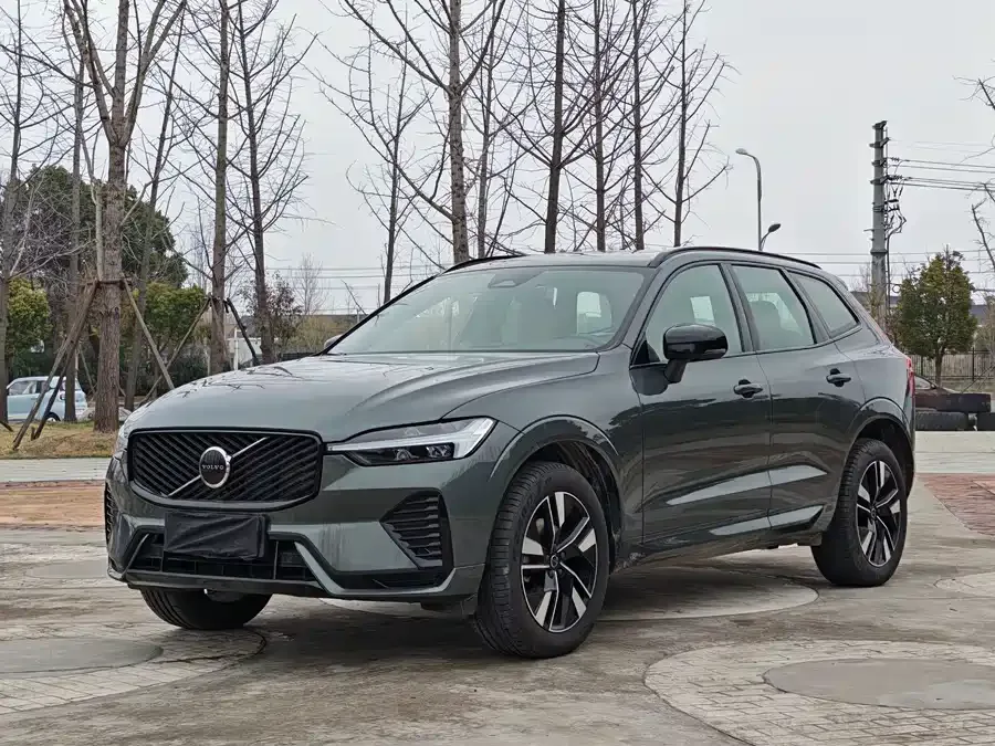 Volvo XC60 2026 B5 4WD Zhiyuan Sports Edition 2025 — фото 1, купить с доставкой в Москву