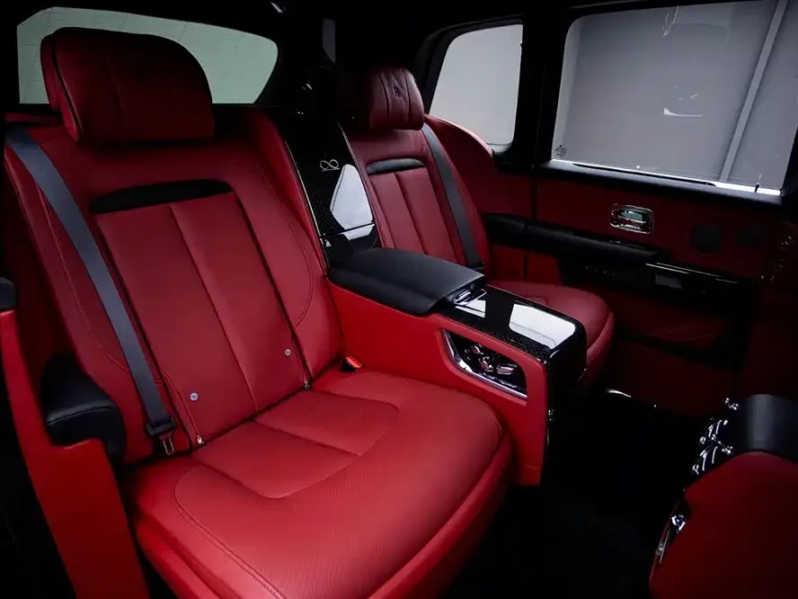 Rolls-Royce Cullinan Cullinan 2020 Black Badge 2022 — миниатюра 3