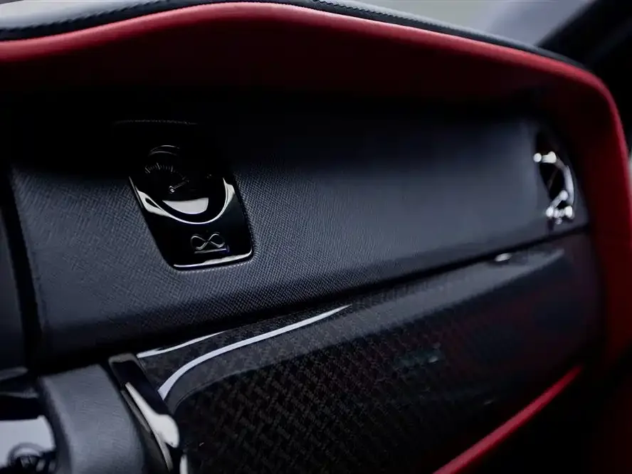 Rolls-Royce Cullinan Cullinan 2020 Black Badge 2022 — миниатюра 4
