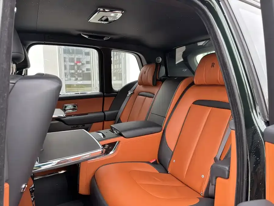 Rolls-Royce Cullinan Cullinan 2018 four-seat version 2022 — миниатюра 4