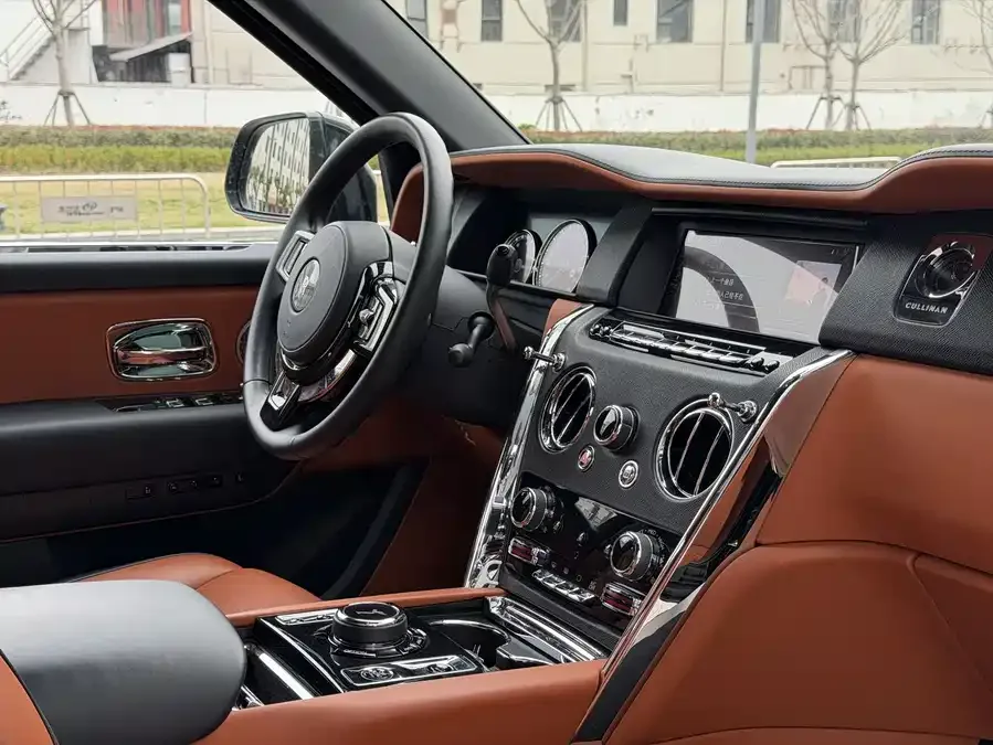Rolls-Royce Cullinan Cullinan 2018 four-seat version 2022 — миниатюра 5