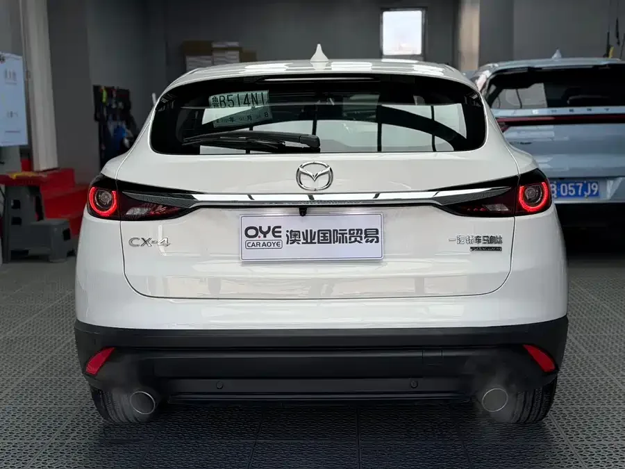 Mazda CX-4 2021 2.0L Automatic 2WD Blue Sky Vitality Edition 2022 — миниатюра 2