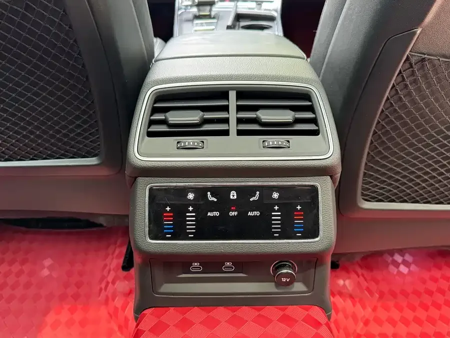Audi A6L 2023 facelift 45 TFSI quattro exclusive dynamic model 2023 — миниатюра 3