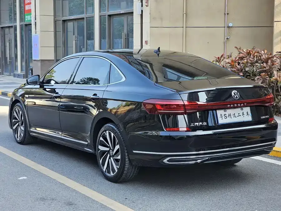 Volkswagen Passat Passat 2022 330TSI Starry Sky Deluxe Edition 2022 — миниатюра 2