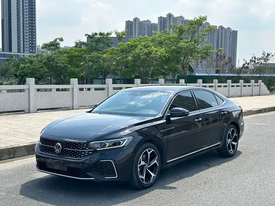 Volkswagen Passat 2023