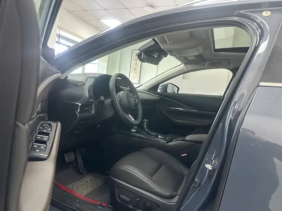 Mazda CX-30 2021 2.0L Automatic Jiayue Edition 2022 — миниатюра 2