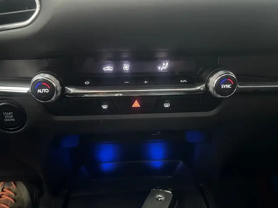 Mazda CX-30 2021 2.0L Automatic Jiayue Edition 2022 — миниатюра 4
