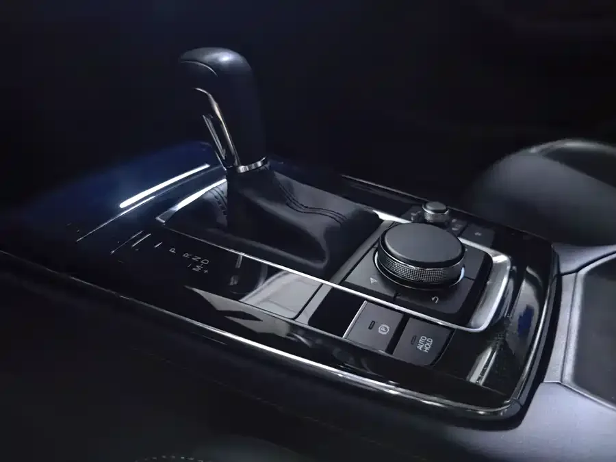 Mazda CX-30 2022 2.0L Automatic Elegance Edition 2023 — миниатюра 3
