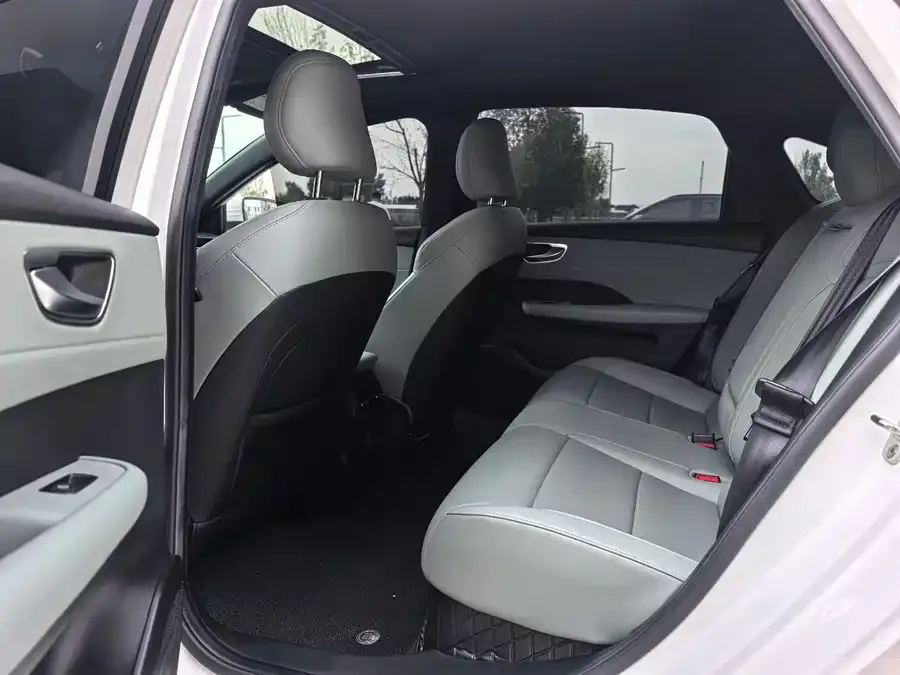 Roewe D6 Roewe D6 2025 450km Premium Edition 2025 — миниатюра 2