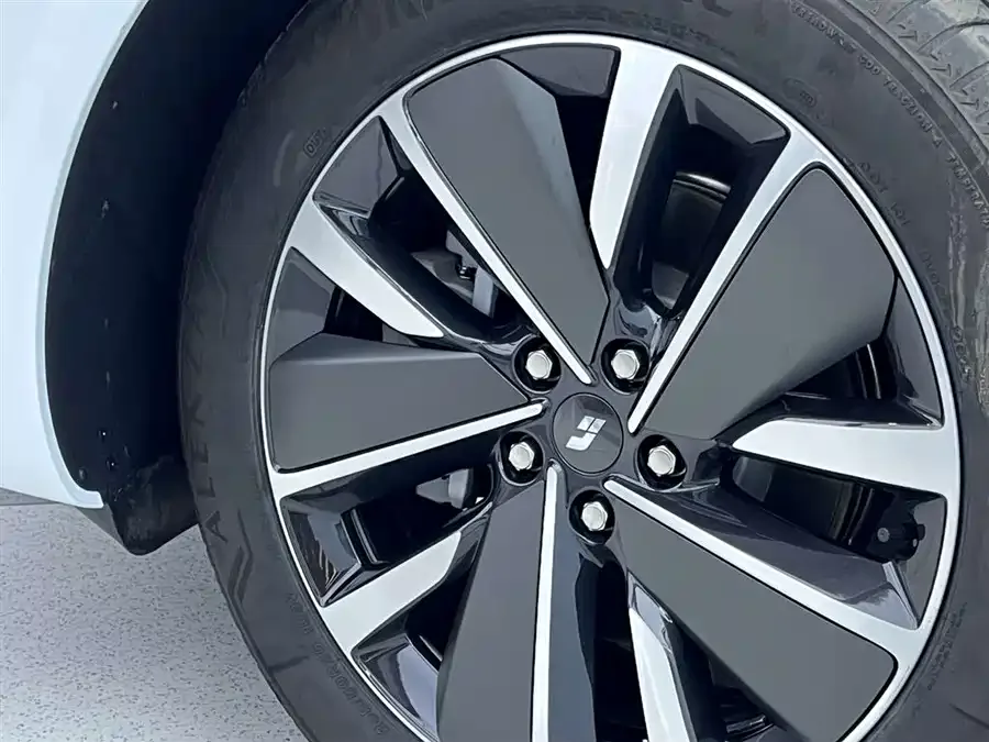 Li Xiang L6 Ideal L6 2025 Pro Smart Renewal Edition 2025 — миниатюра 3