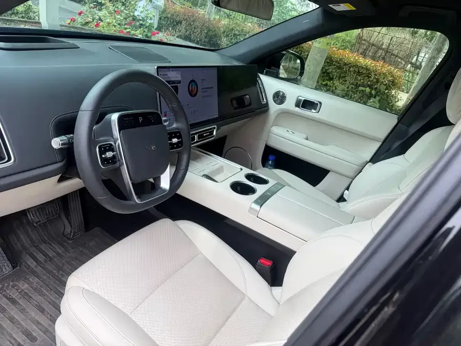 Li Xiang L6 Ideal L6 2025 Max Smart Renewal Edition 2025 — миниатюра 5