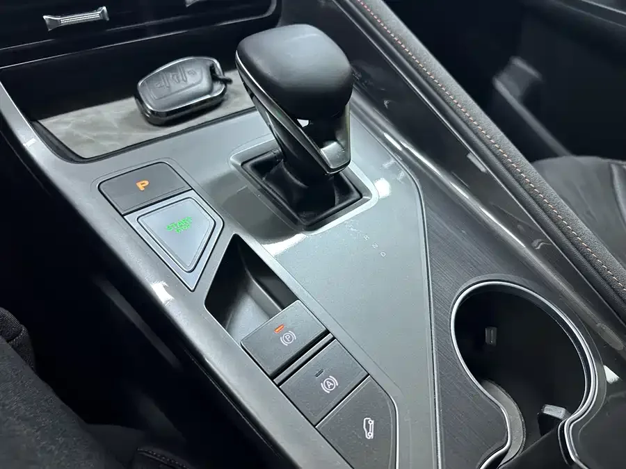 Roewe D5X DMH Roewe D5X DMH 2024 135 Technology Edition 2024 — миниатюра 5